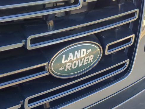 Used 2025 Land Rover Range Rover SE image 12