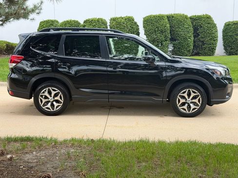 Used 2020 Subaru Forester Premium AWD/4WD image 4