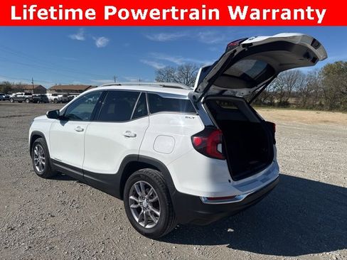 Used 2024 GMC Terrain SLT image 4