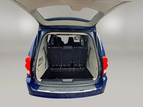 Used 2019 Dodge Grand Caravan SE w/ UConnect Hands-Free Group FWD image 19