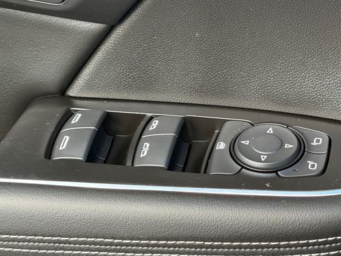 Used 2023 Buick Envision Avenir FWD image 17
