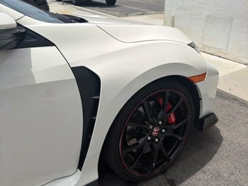 Used 2021 Honda Civic Type R image 10