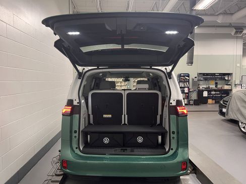 New 2025 Volkswagen ID. Buzz 1st Edition image 28