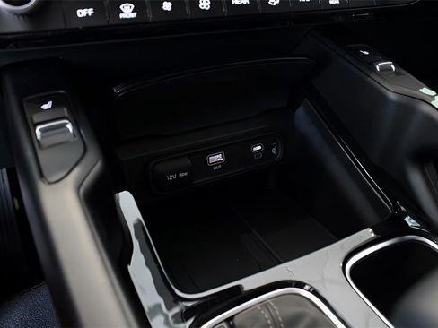 New 2025 Kia Telluride S image 14