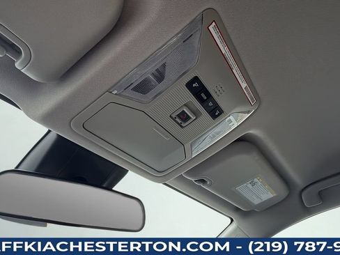 Used 2021 Toyota RAV4 LE AWD/4WD image 22