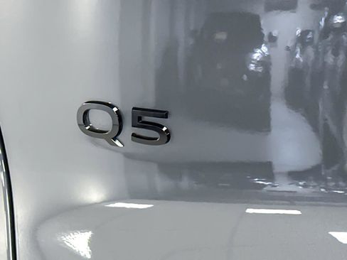 Certified 2025 Audi Q5 Premium Plus w/ Premium Plus image 27