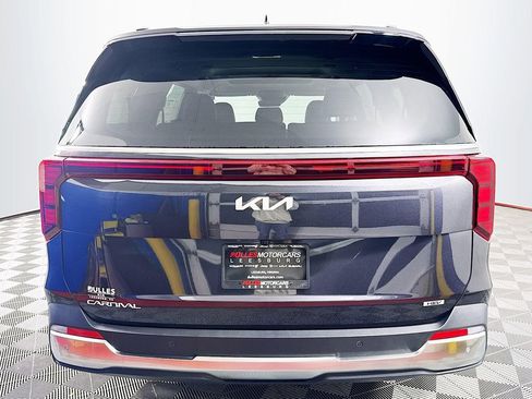 Used 2026 Kia Carnival SX FWD image 6