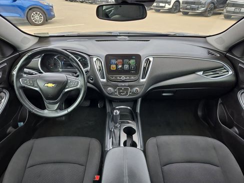 Used 2018 Chevrolet Malibu LT w/ Driver Confidence Package image 13