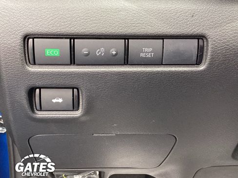 Used 2025 Nissan Sentra SV FWD image 19