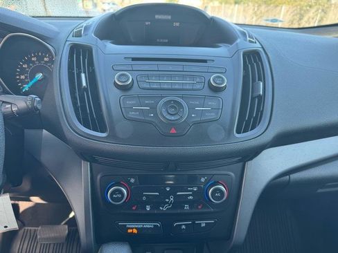 Used 2018 Ford Escape SE image 15