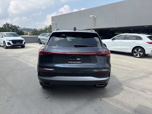 Certified 2025 Audi Q5 Premium w/ Convenience Package AWD/4WD image 7