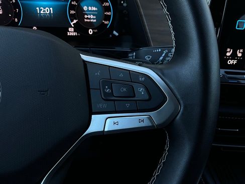 Used 2025 Volkswagen Atlas SE image 37