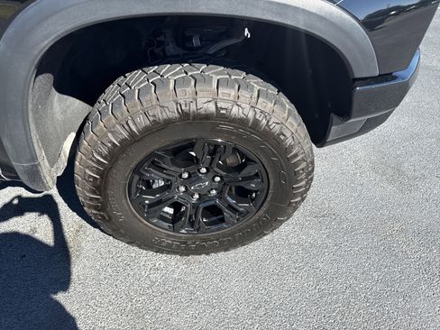 Used 2023 Chevrolet Silverado 1500 ZR2 w/ Technology Package image 10