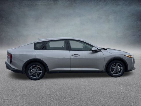 New 2025 Kia K4 LXS image 4