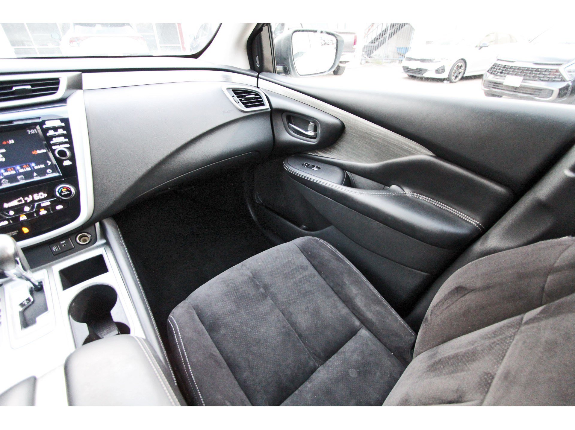 Used 2018 Nissan Murano SV FWD image 13