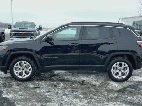 Used 2025 Jeep Compass Latitude w/ Convenience Group image 5