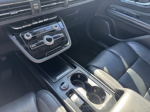 Used 2022 Lincoln Corsair Reserve w/ Equipment Group 201A image 16