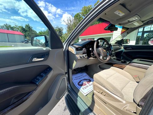 Used 2018 Chevrolet Tahoe LS w/ All-Season Package image 10