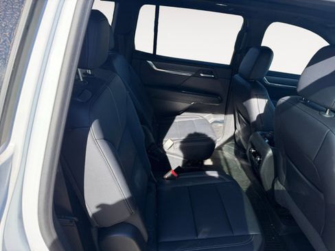 Used 2024 GMC Acadia Elevation w/ Black Edition image 13