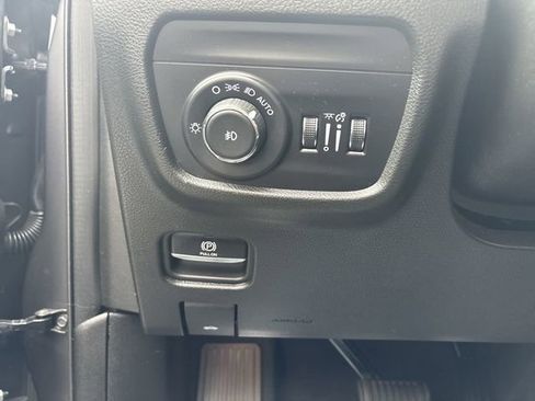 Used 2024 Jeep Grand Cherokee L Limited w/ Luxury Tech Group II image 12