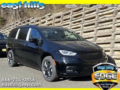 New 2026 Chrysler Pacifica Limited