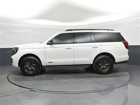 Used 2025 Ford Expedition Tremor image 7