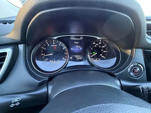 Used 2016 Nissan Rogue SV image 17