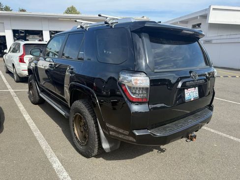 Used 2016 Toyota 4Runner SR5 Premium AWD/4WD image 2