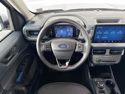 Used 2026 Ford Maverick Lobo AWD/4WD image 27
