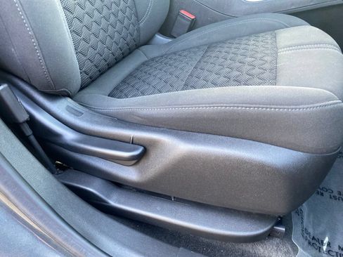 Used 2019 Chevrolet Blazer LT FWD image 31