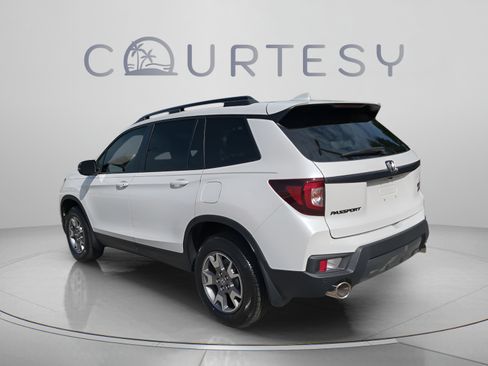 Certified 2023 Honda Passport TrailSport image 4