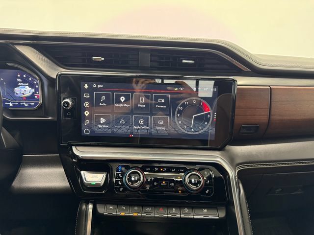 Used 2023 GMC Sierra 1500 Denali Ultimate AWD/4WD image 4
