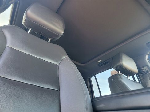 Used 2025 Chevrolet Suburban LT w/ Comfort Package image 25