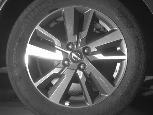 Used 2025 Nissan Versa SV image 15