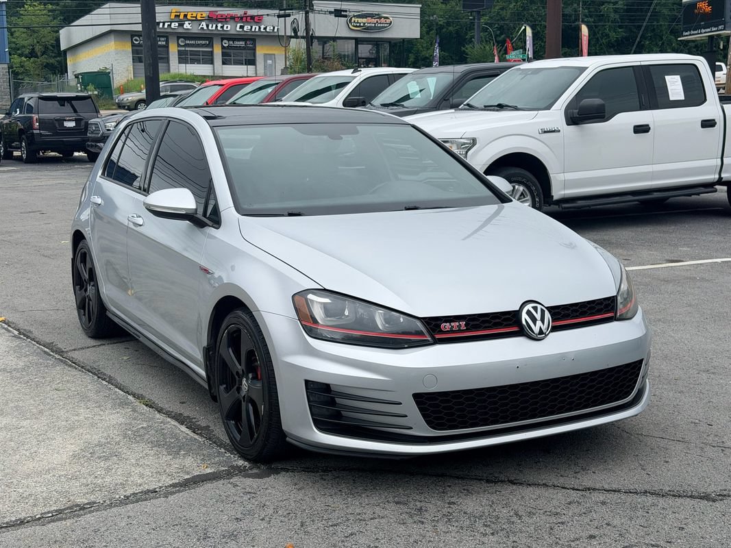 Used 2017 Volkswagen GTI SE FWD image 8