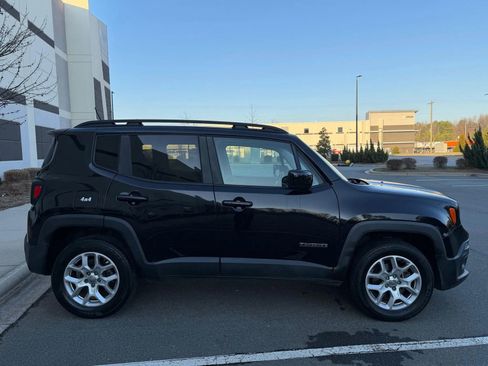 Used 2017 Jeep Renegade Latitude image 5