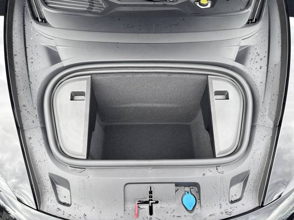Certified 2025 Porsche Taycan w/ Premium Package RWD image 28