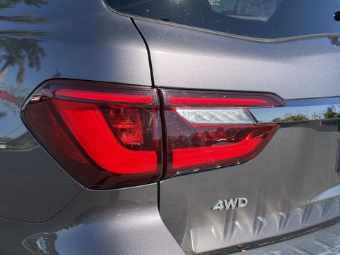 Used 2024 INFINITI QX80 Sensory image 8