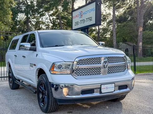 Used 2015 RAM 1500 Laramie w/ Convenience Group AWD/4WD image 6