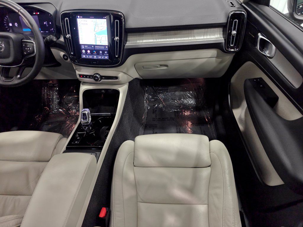 Used 2023 Volvo XC40 B4 Ultimate FWD image 29