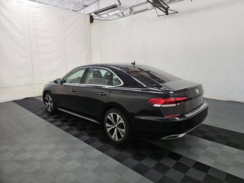 Used 2022 Volkswagen Passat 2.0T SE FWD image 6