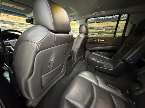 Used 2019 Cadillac Escalade ESV 4WD image 26