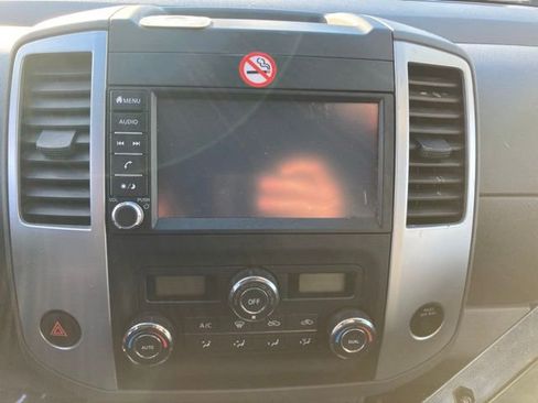 Used 2020 Nissan Frontier SV image 11