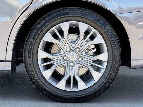 Certified 2026 Honda Odyssey Touring image 32