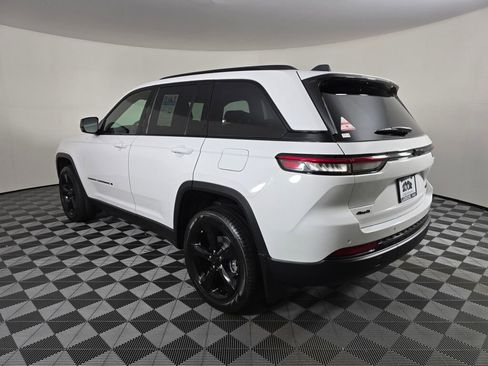 New 2025 Jeep Grand Cherokee Limited w/ Black Appearance Package image 6