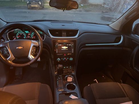 Used 2017 Chevrolet Traverse LT w/ Style and Technology Package image 22