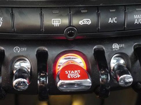 Used 2022 MINI Cooper 4-Door Hardtop FWD image 16