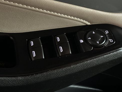 Certified 2022 Chevrolet Traverse LS image 12