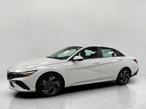 New 2026 Hyundai Elantra Limited image 7