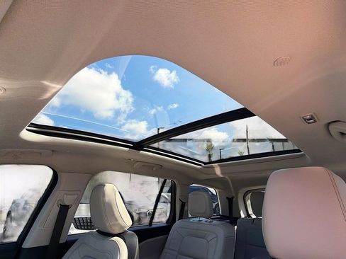 Used 2025 Lincoln Aviator Reserve w/ Illumination Package RWD image 28